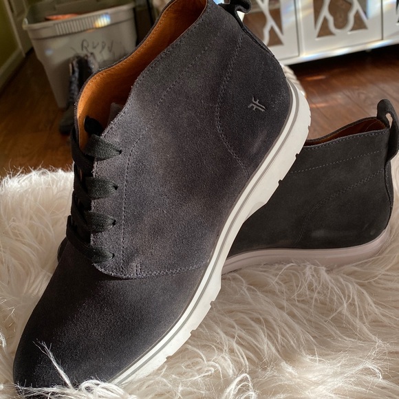 FRYE Connor Chukka silky Suede bluestone Men's Shoes